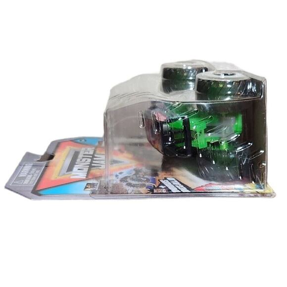 Monster Jam Spin Masters Gravedigger Series 23 Die-Cast 1:64 Scale 2021) NIB - Picture 4 of 5